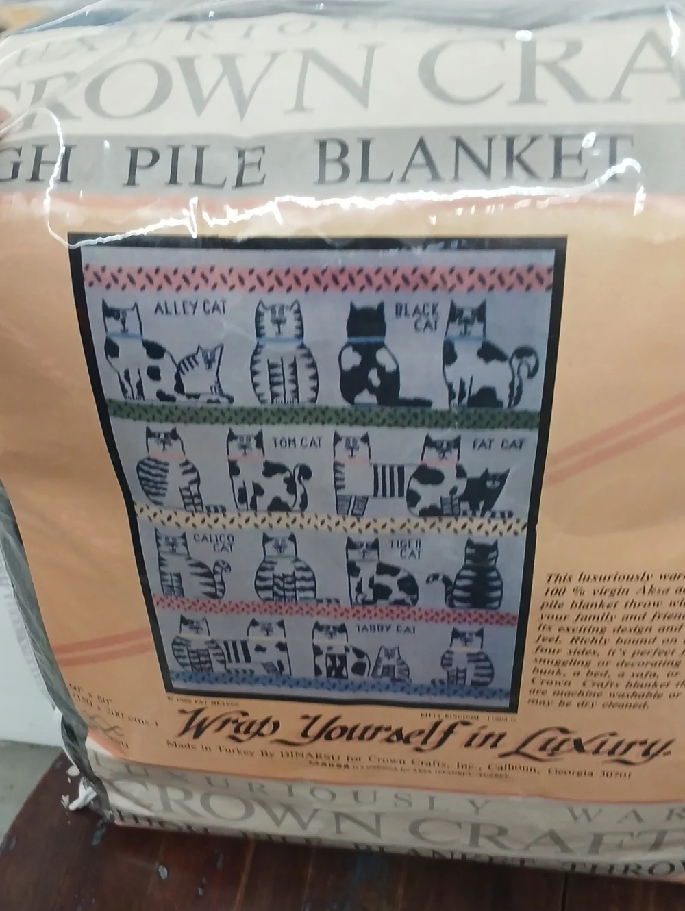Dead Stock Vintage Crown Crafts Pile Blanket Throw - Cat Pattern
